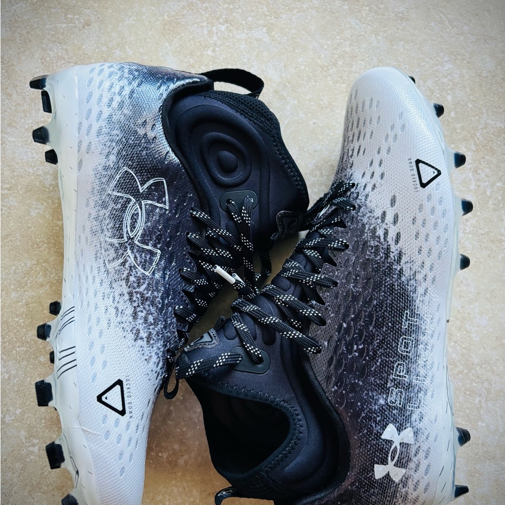 Under Armour Spotlight Cleats